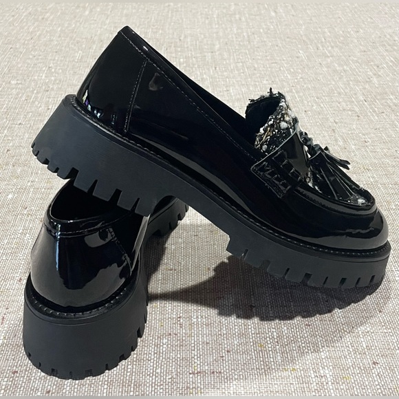 Black Patent Leather Tassel Loafers by Bruno Magli. 
EU 39.5
US 9 - Picture 10 of 16